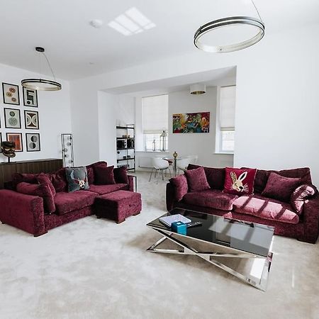 Bobbin Row - Grade 2 Listed Property With A Beautiful Design With Access To Leeds リーズ エクステリア 写真